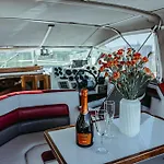 Yacht - Boat - Pedal Boat, Motorboat Free ספינת מלון