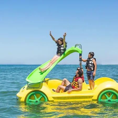 Yacht - Houseboat - Pedal Boat, Motorboat Free Botel Mielno