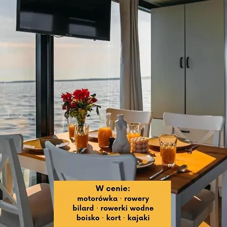 ספינת מלון Yacht - Houseboat - Pedal Boat, Motorboat Free מיילנו