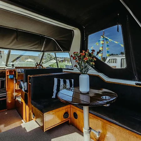 Yacht - Houseboat - Pedal Boat, Motorboat Free *